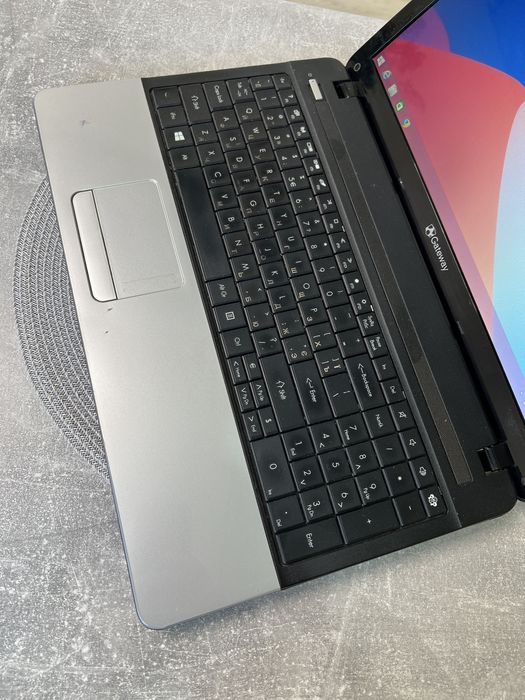 Ноутбук Acer для учебы, работы
