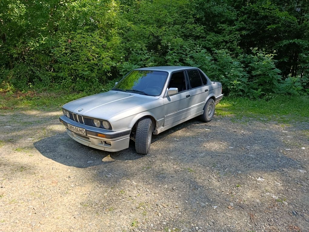 BMW E30 з двигуном m42b18
