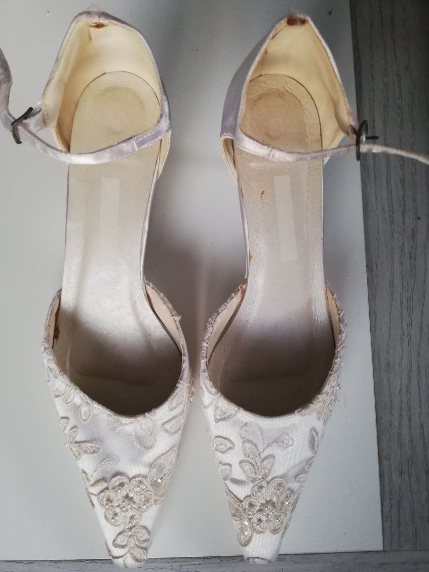 Buty ślubne rozmiar 39 z koronką koronka białe