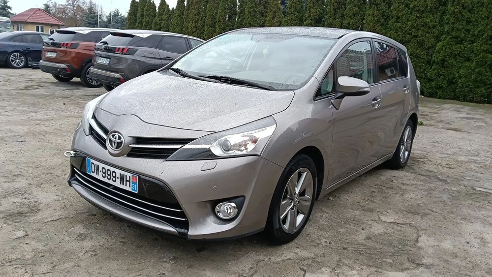 Toyota Verso Film Wersja / Xenon / Panorama dach / 1.6 D4D