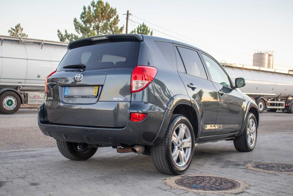 Toyota RAV4 2.2 D-CAT 177cv