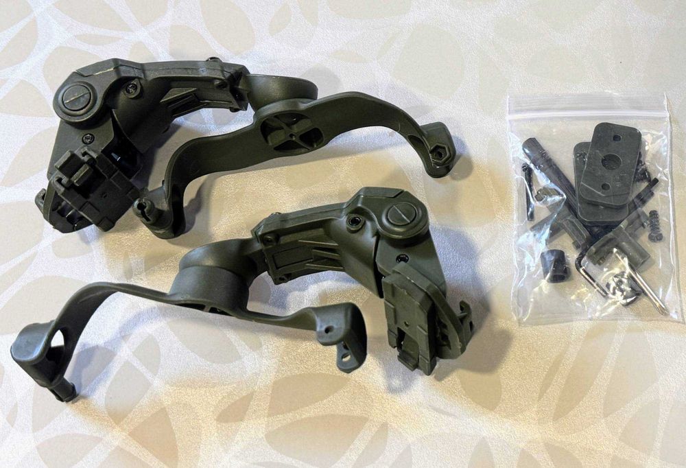 Кріплення чебурашки активних навушників на шолом Fast,Earmor,Walker