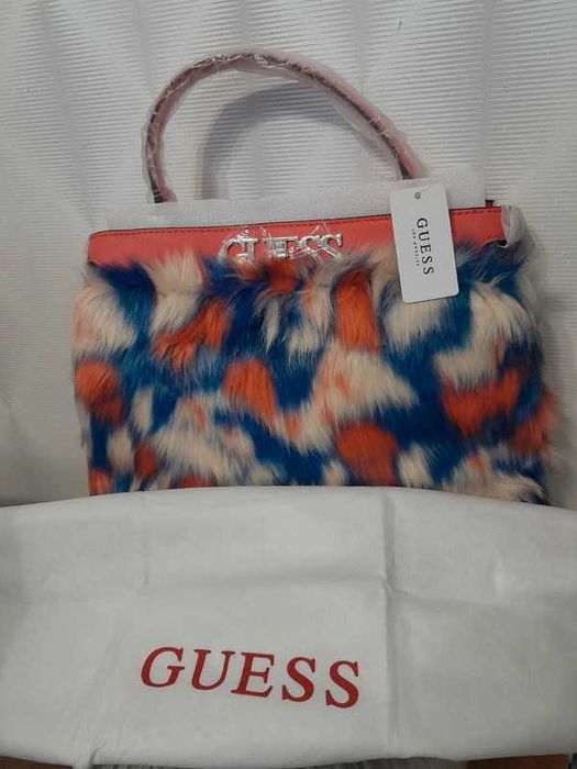 Torebka futrzak Guess
