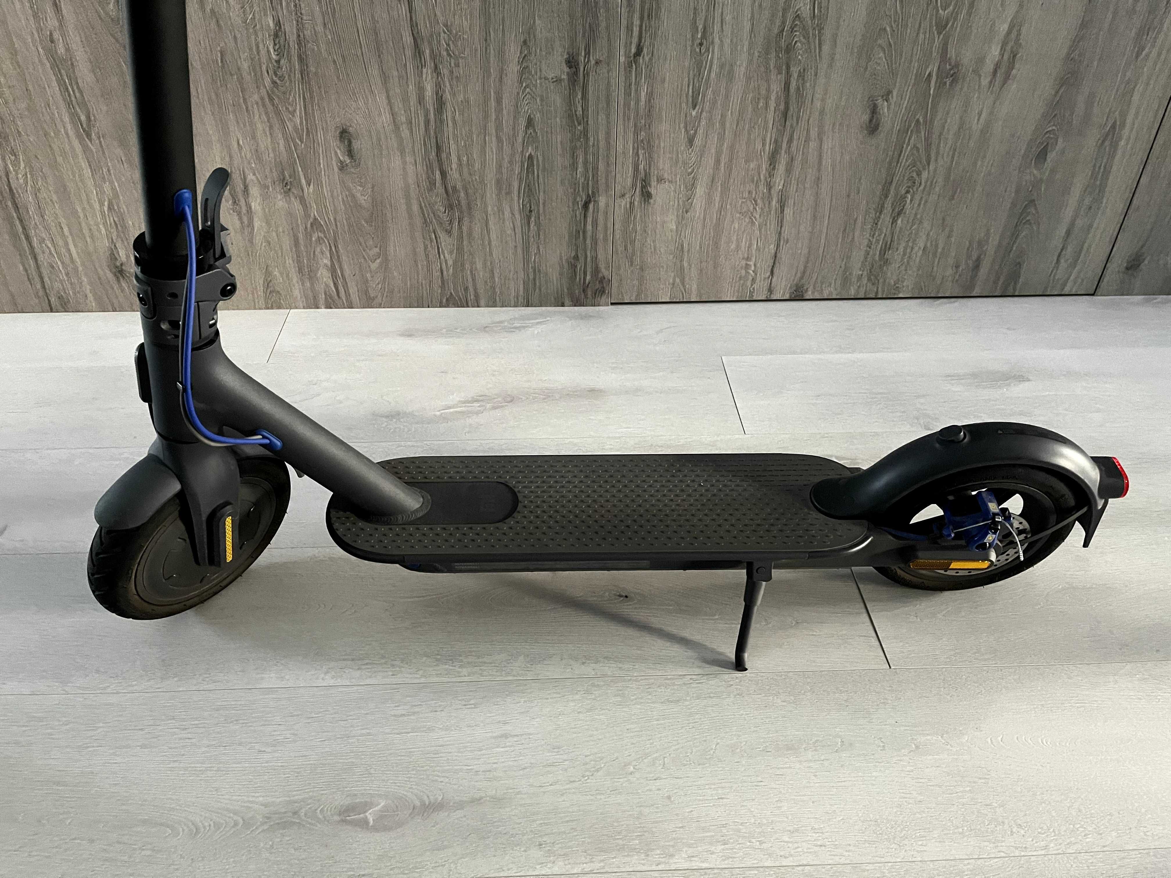 Mi Electric Scooter 3