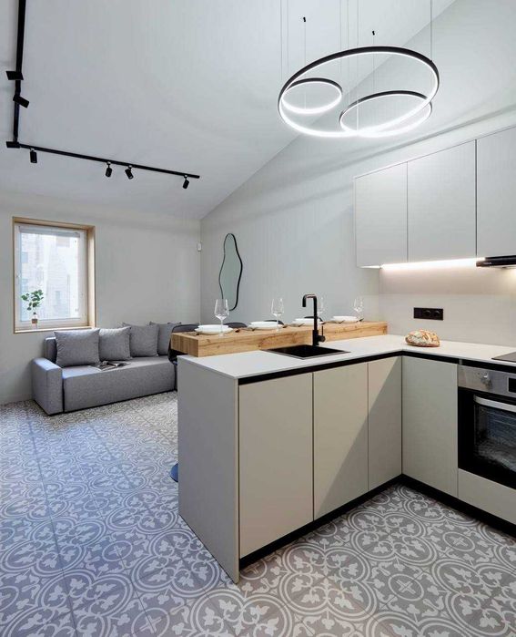 Власник. Продам будівлю 2 квартири біля Барселони та Франції. Льорет.