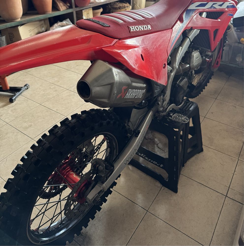 Honda CRF 250R novo chassis.