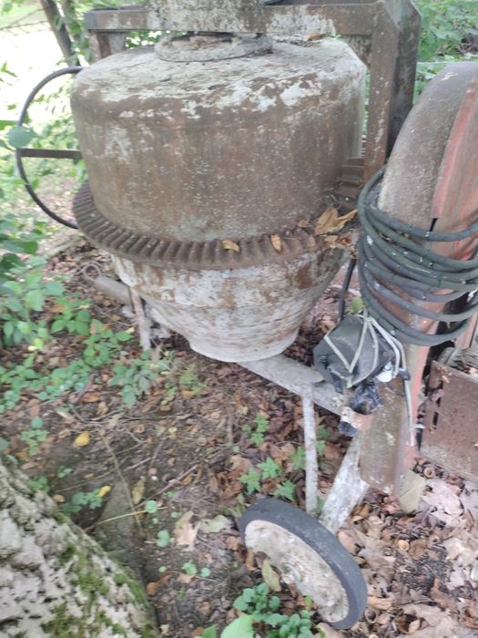 Betoniarka około 250l