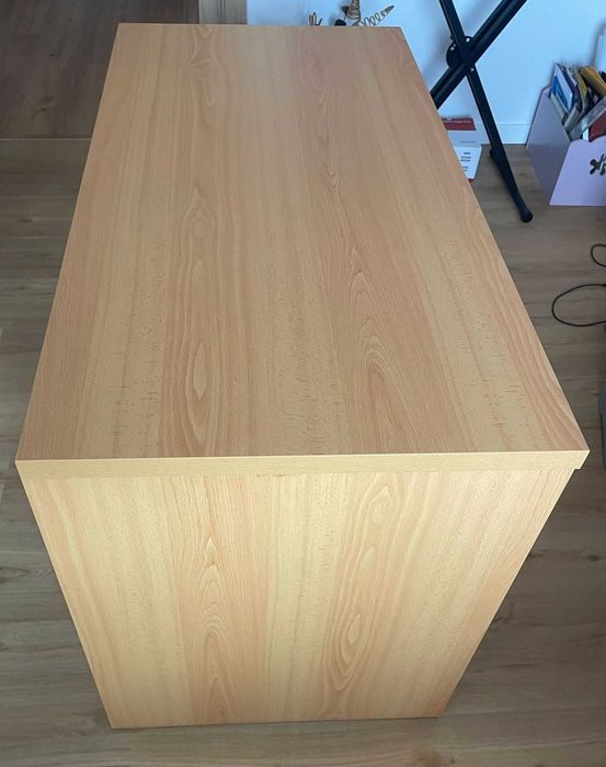 Secretária de escritório com gavetas