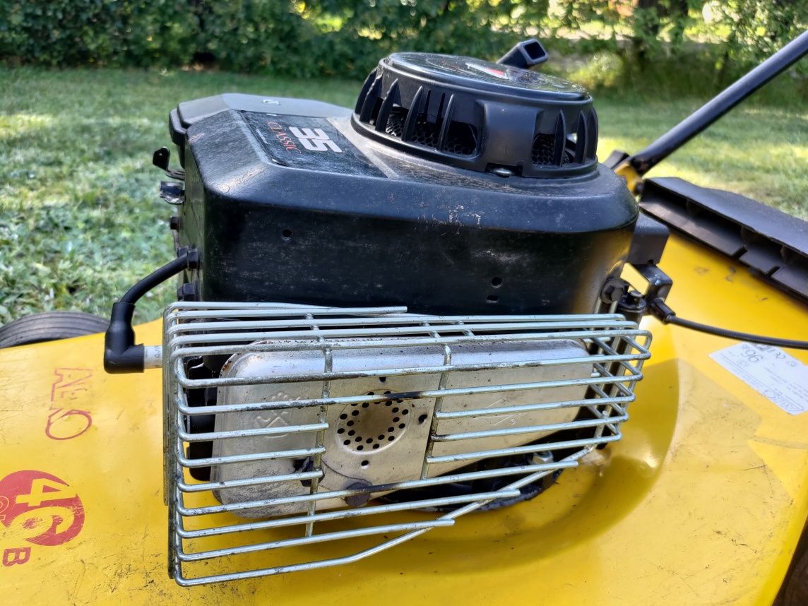 Austriacka kosiarka spalinowa z silnikiem briggs & stratton