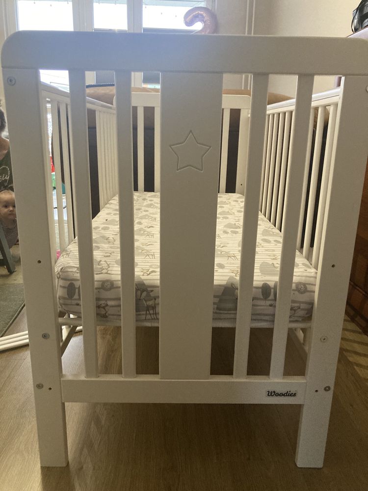 Lóżeczko 120x60 WOODIES star cot + materac