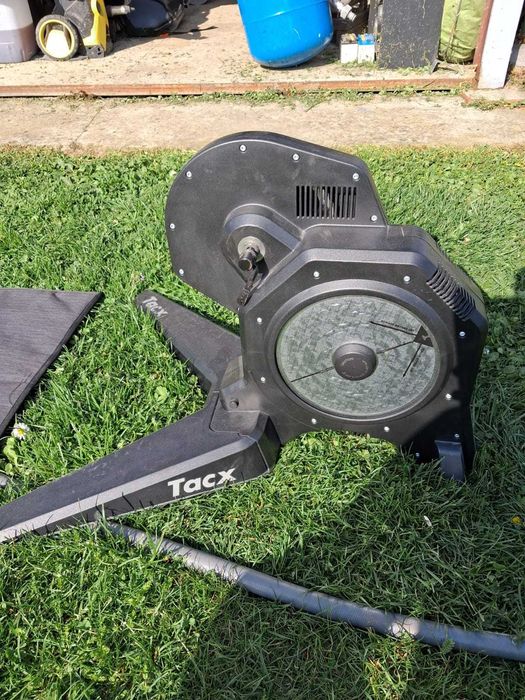 Trenażer Tacx Flux S Smart | Interaktywny | Bluetooth / ANT+