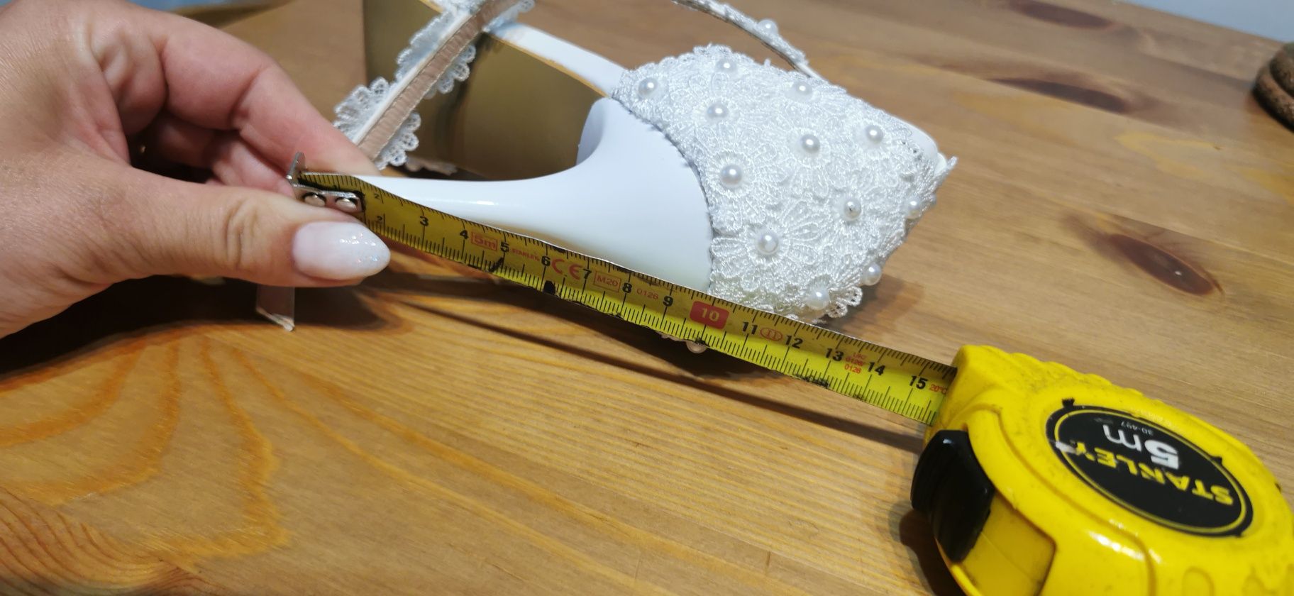 Buty białe ślubne