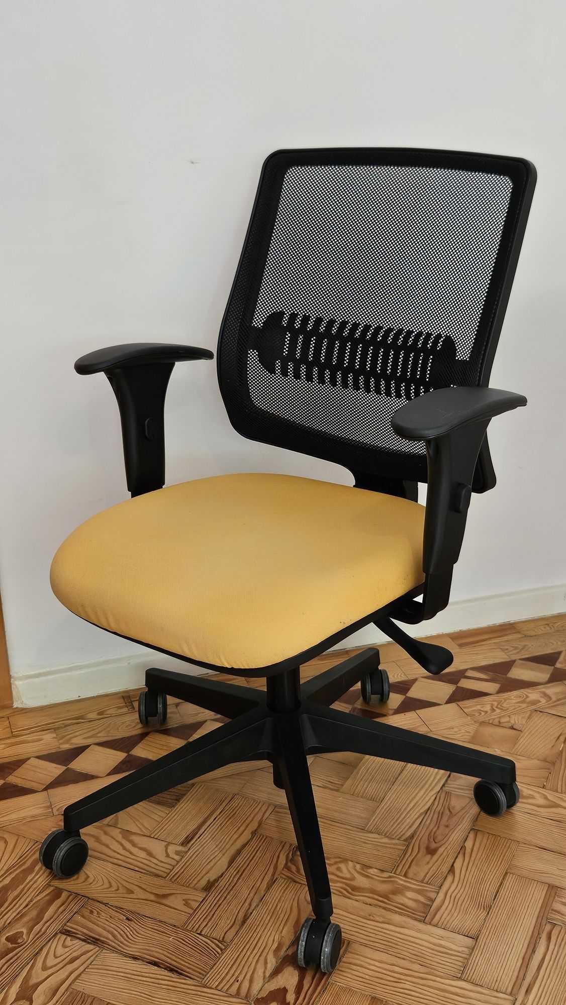 Cadeira FLEXFORM Uni All Yelow