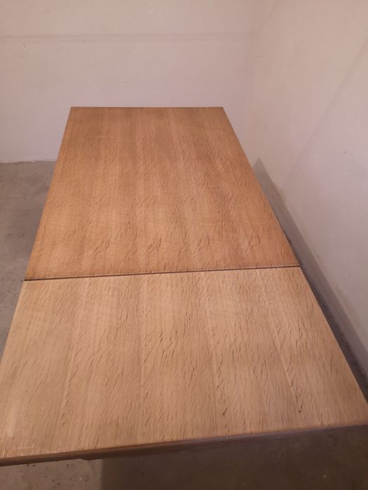 Stół dębowy duży.