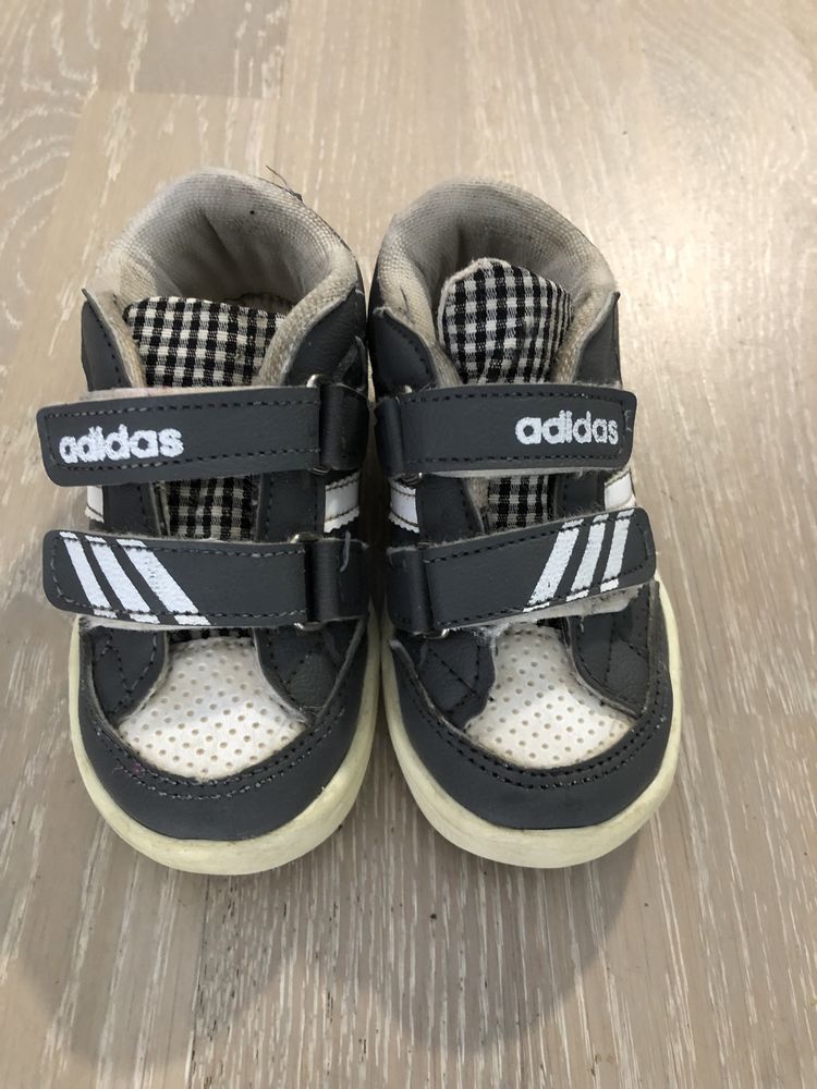 Paka buty rozmiar 21 i 22 Adidas, Mrugała, Martes