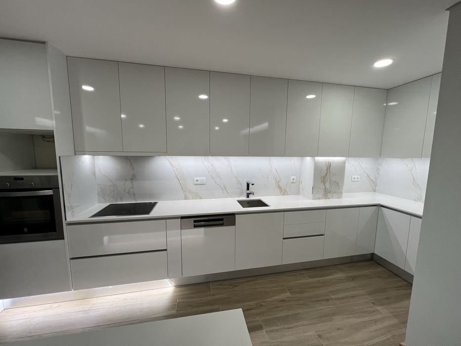 Executamos todo o tipo de restauros interiores e exteriores