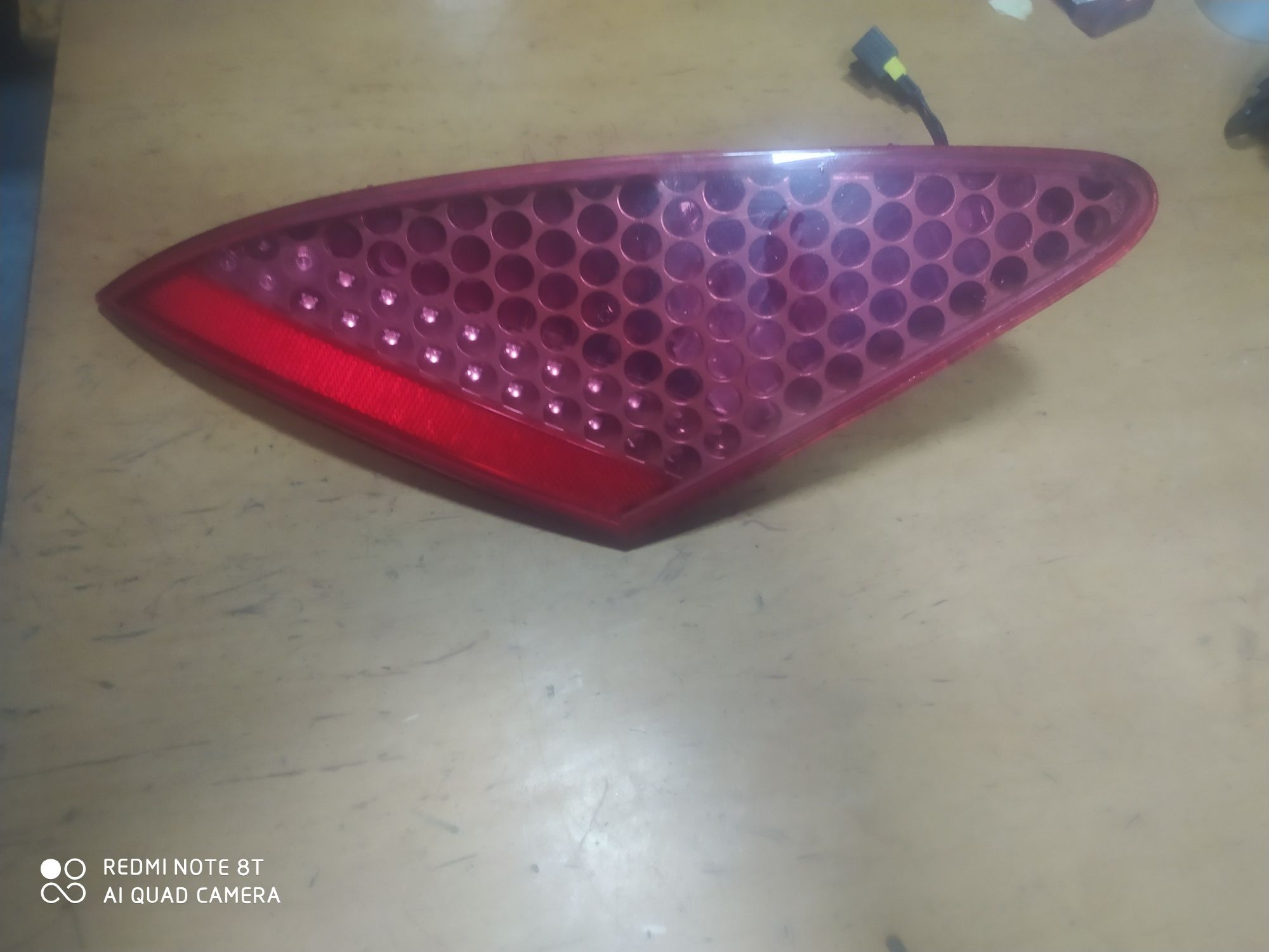 Lampa klapy lewa peugeot 307 cc