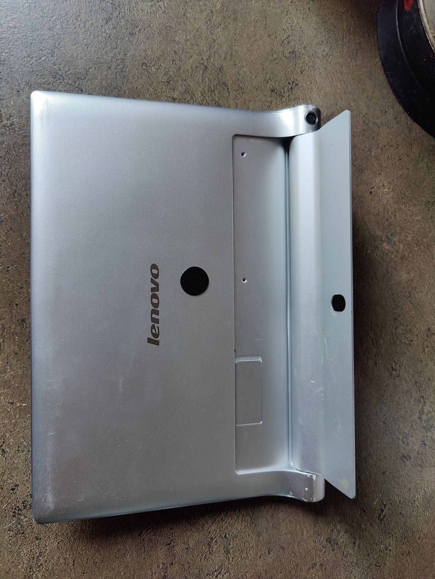 Планшет Lenovo YOGA Tablet 2-1050F