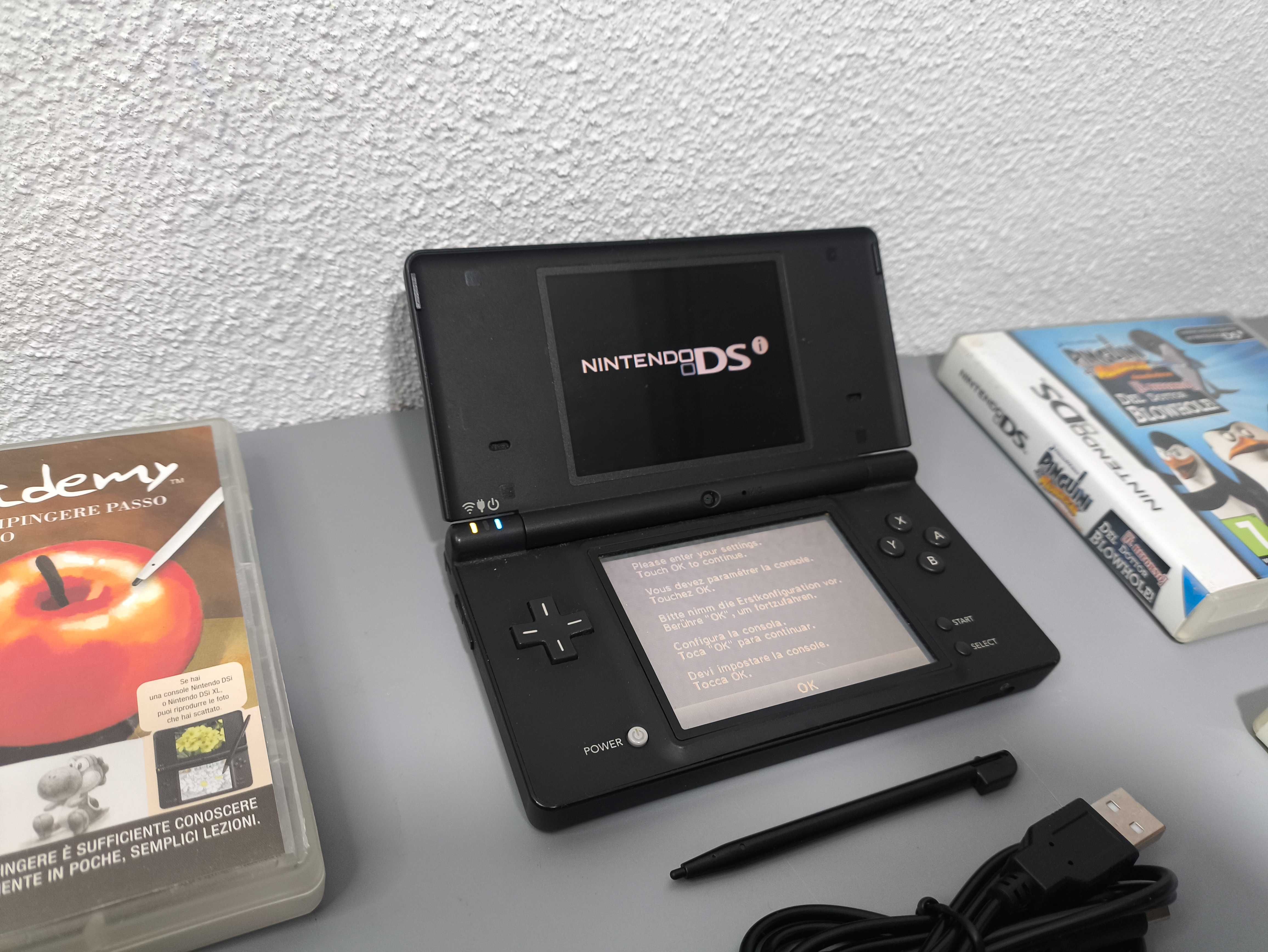 Nintendo DSi + 10 Games