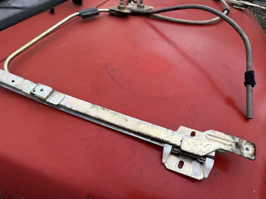 Podnosnik szyby prawa lewa strona fiat 126p EL