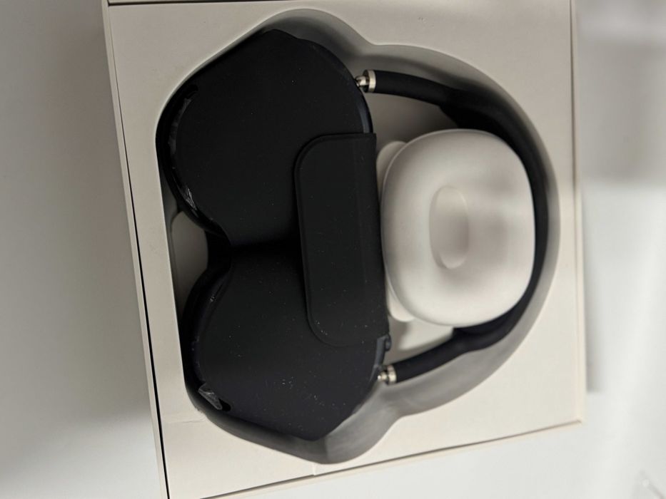 Airpods max black