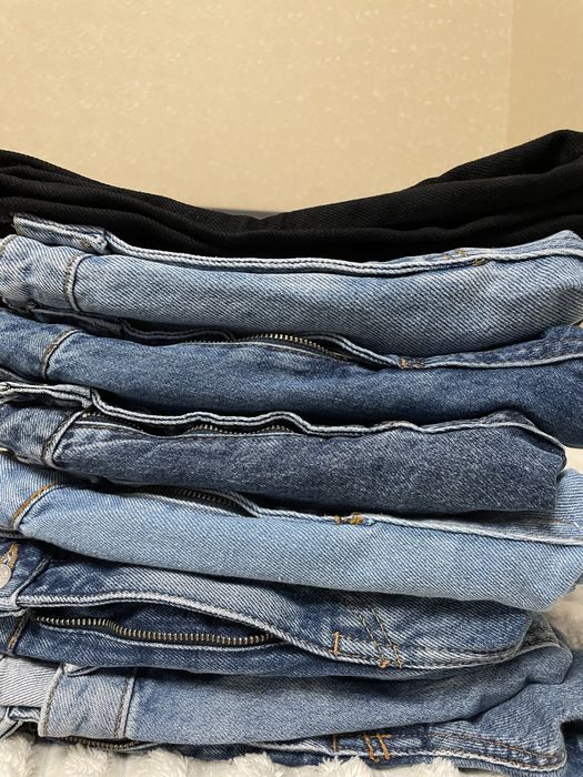 Жіночі джинси в новому стані