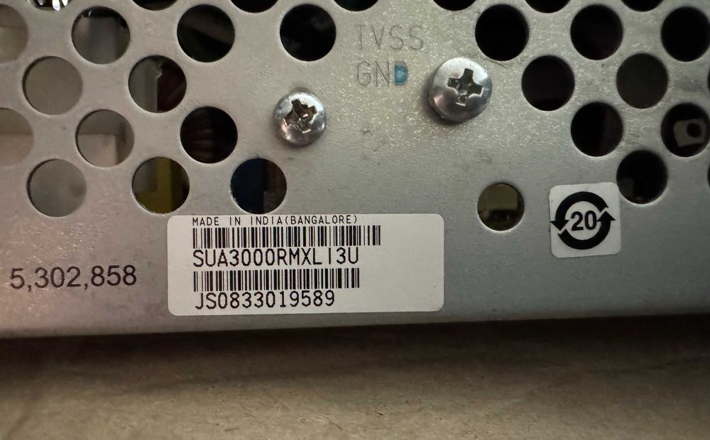 Безперебійник ДБЖ APC smart UPS sua3000rmxli3u