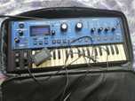 Novation Miniowa syntezator. Mikrofon. Torba.