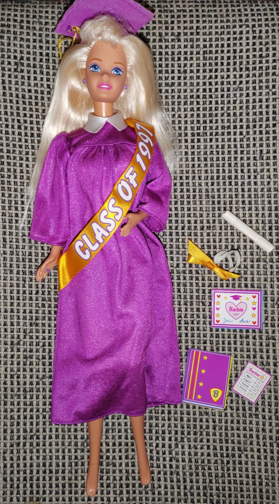 Lalka Graduation Barbie Doll Class of 1997 Mattel