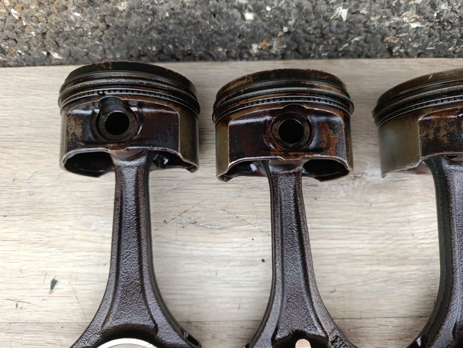 Шатун поршень 1.8 16V X18XE Opel Zafira Vectra Astra вектра Астра