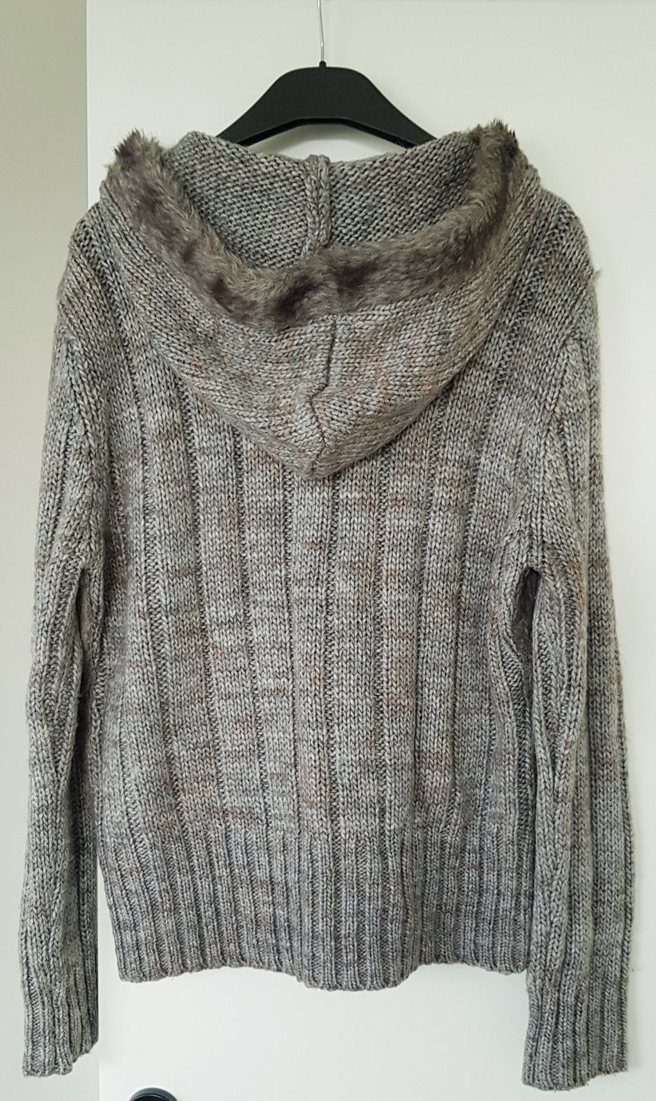 Zavanna, ciepły sweter z kapturem