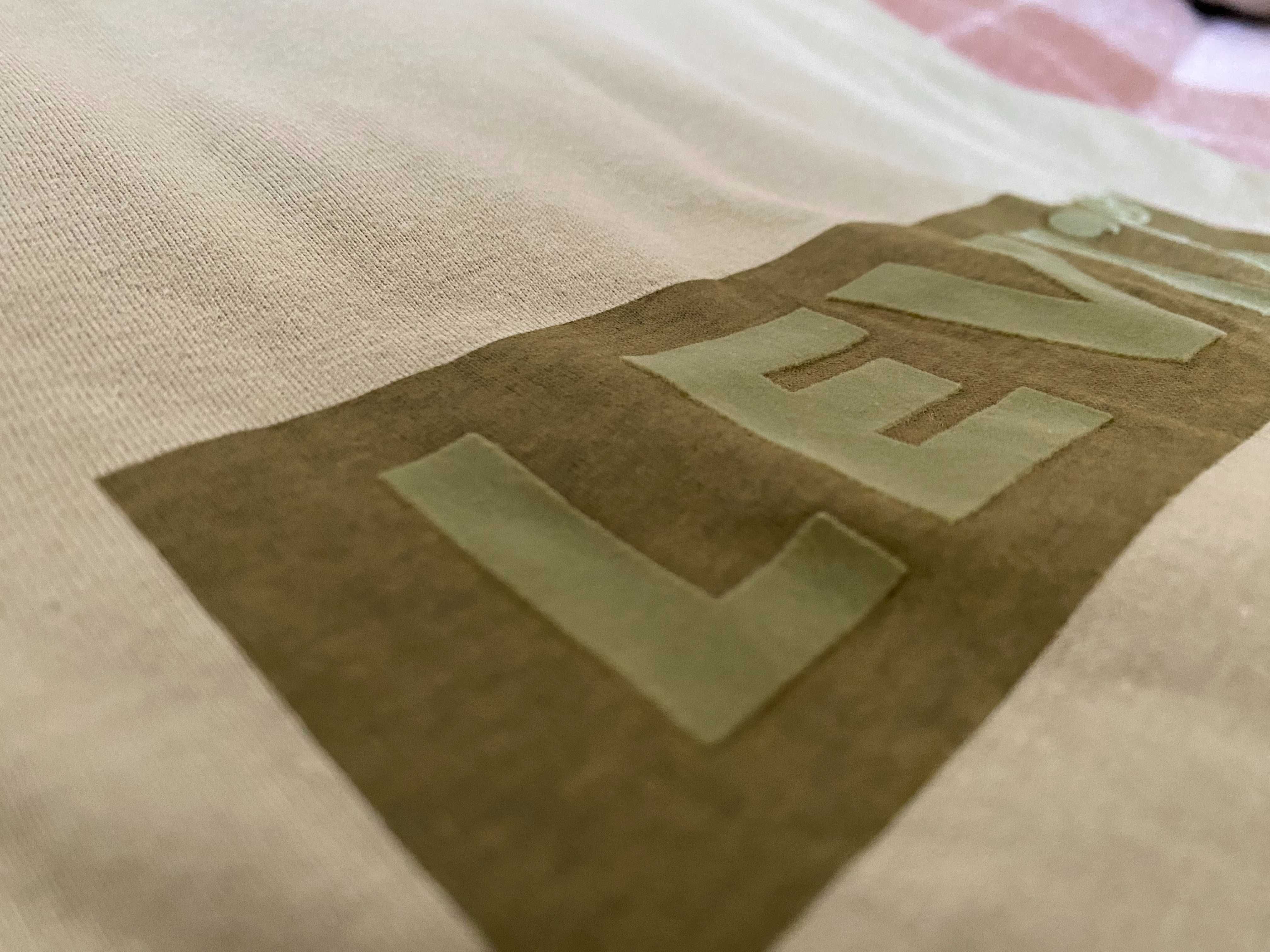 Футболка чоловіча Levi's® 	Relaxed Fit Short Sleeve T-Shirt