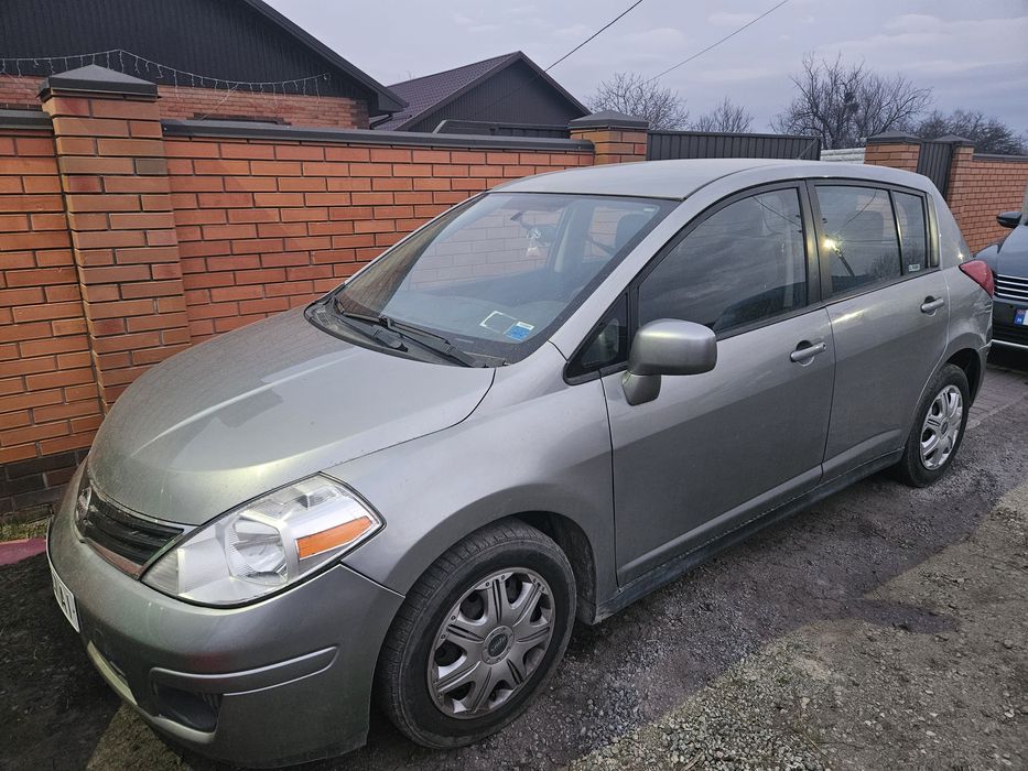 Продам Nissan Versa (Tiida) 2011год