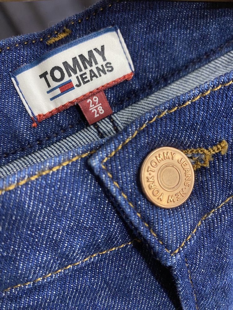 Продам женские джинсы Tommy JEANS