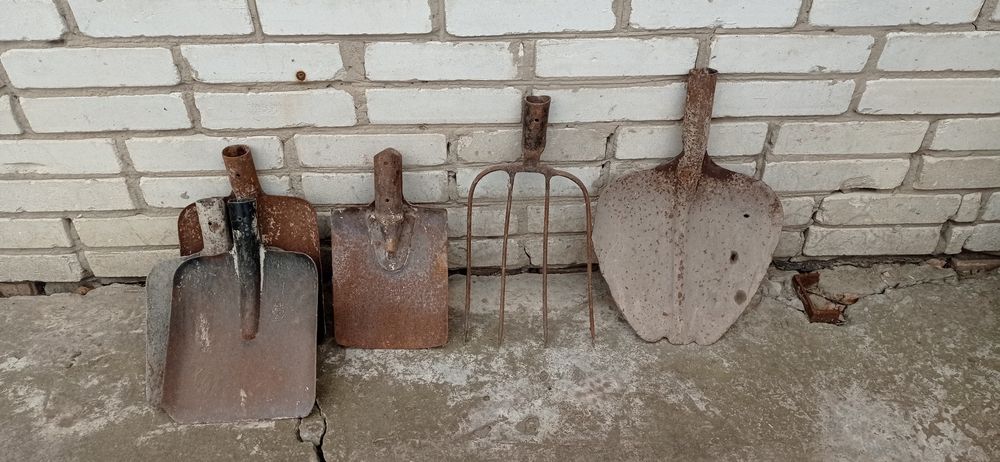 Вила ,лопати ,заступ. Металобрухт.