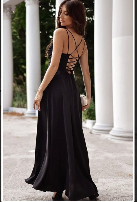 Sukienka wieczorowa czarna r. 40