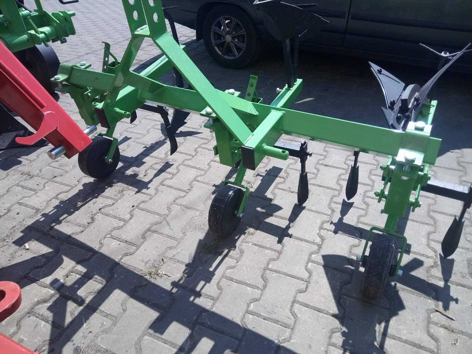Культиватор міжрядний междурядный окучник 3 секції Bomet