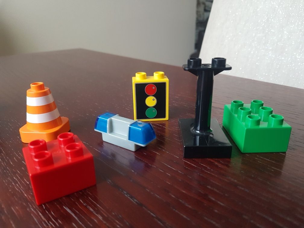 Lego Duplo policjant 5679