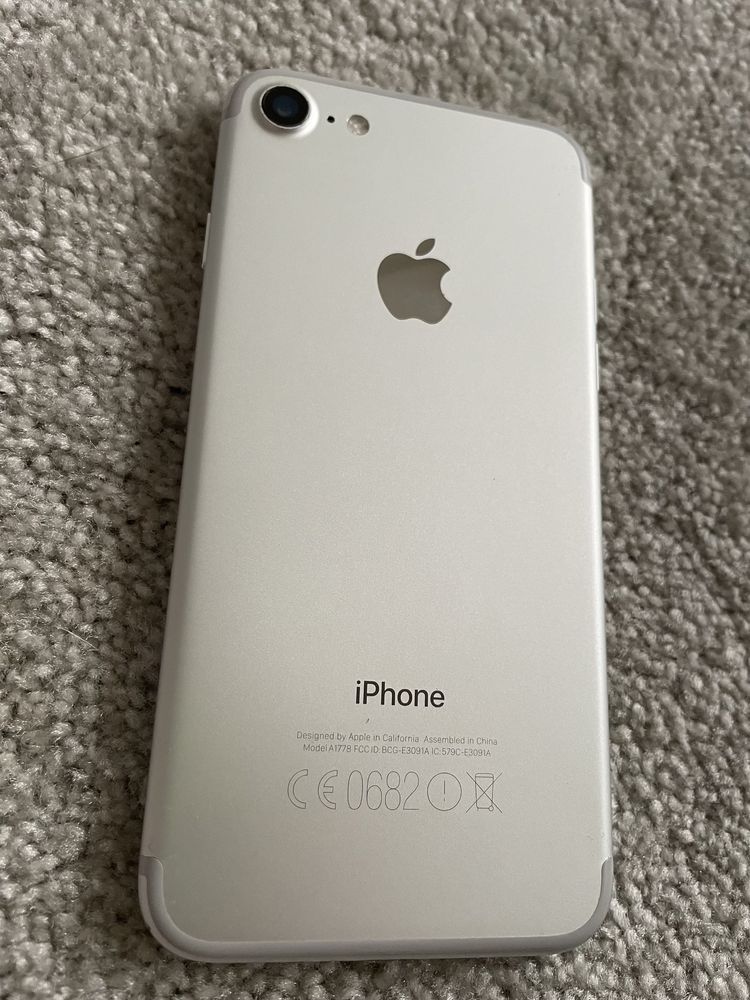 Iphone 7, 32GB, cor branco