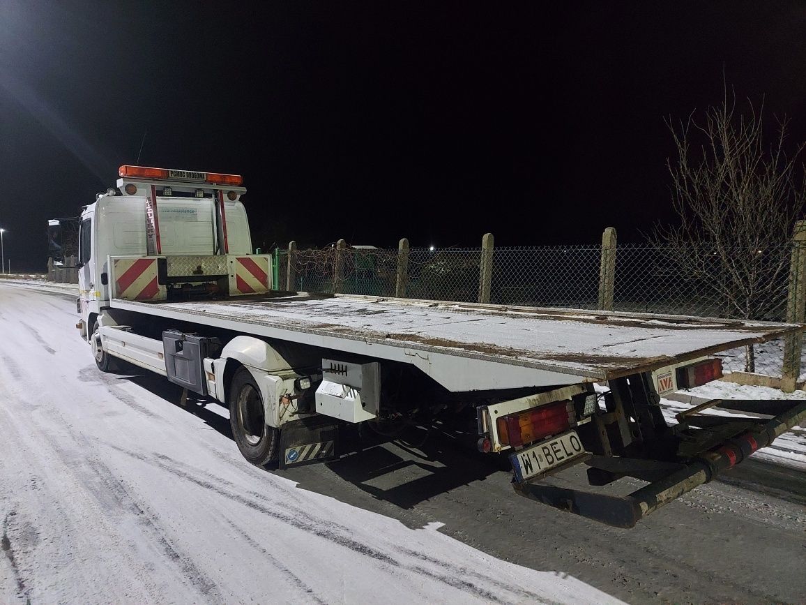 Pomoc drogowa auto laweta usługi transportowe auto holowanie transport