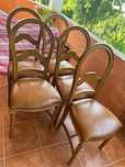 Conjunto 6 cadeiras em madeira com assento em couro castanho
