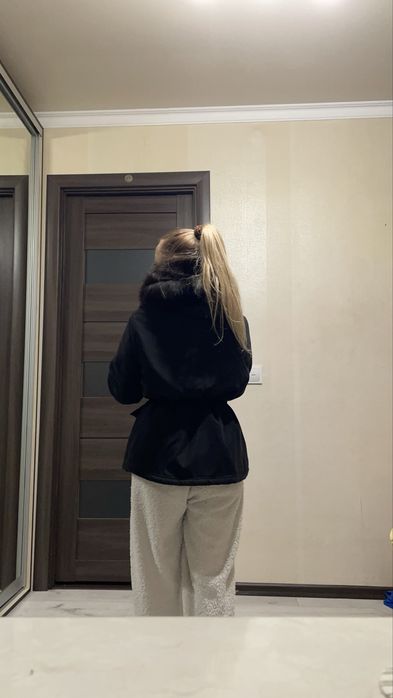 Продам жіночу  куртку