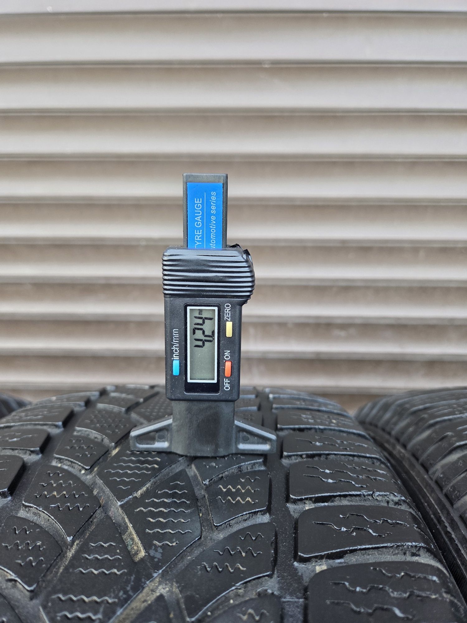 Шини всесезонні 225/55/r16, Dunlop Sp Winter Sport 3D.