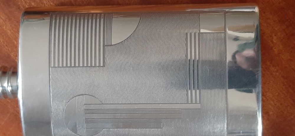 Śliczna angielska elegancka Piersiówka z inskrypcjami