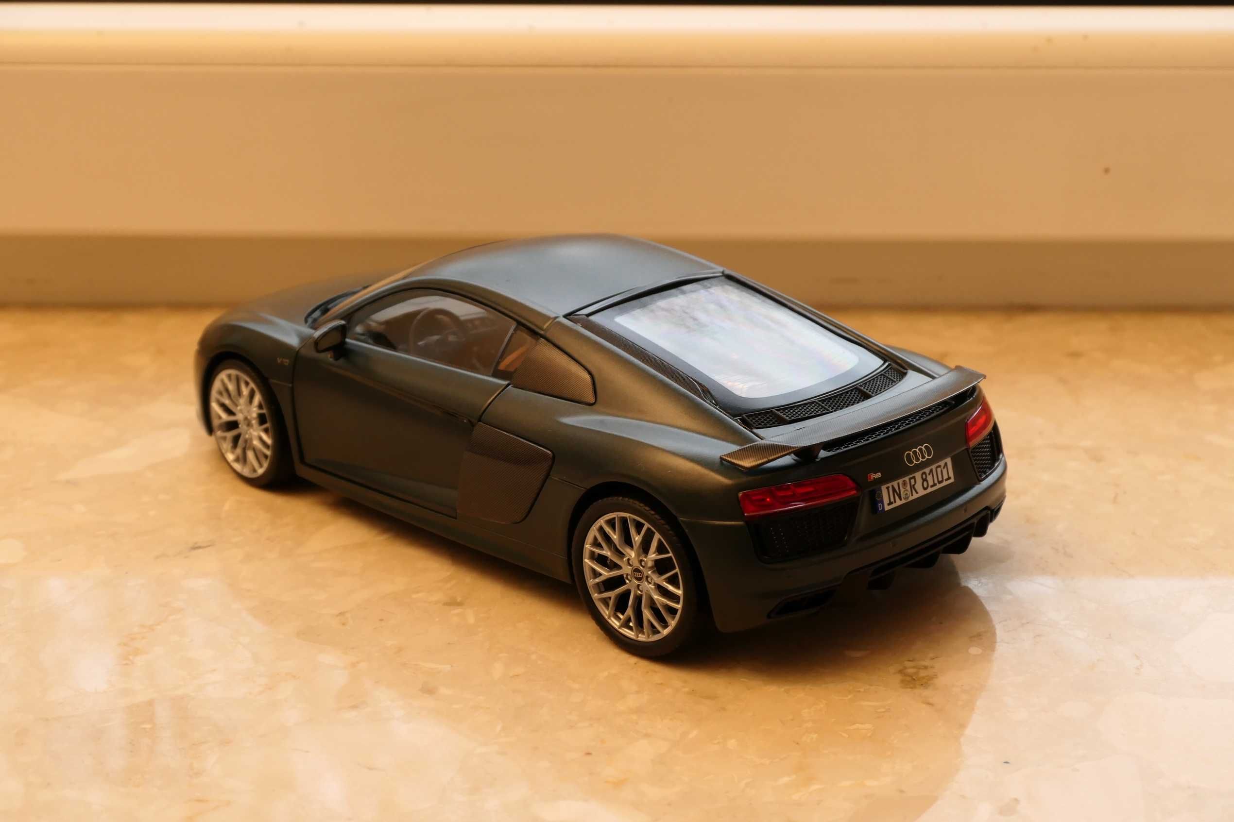 Audi R8 V10 Plus Coupe - iScale