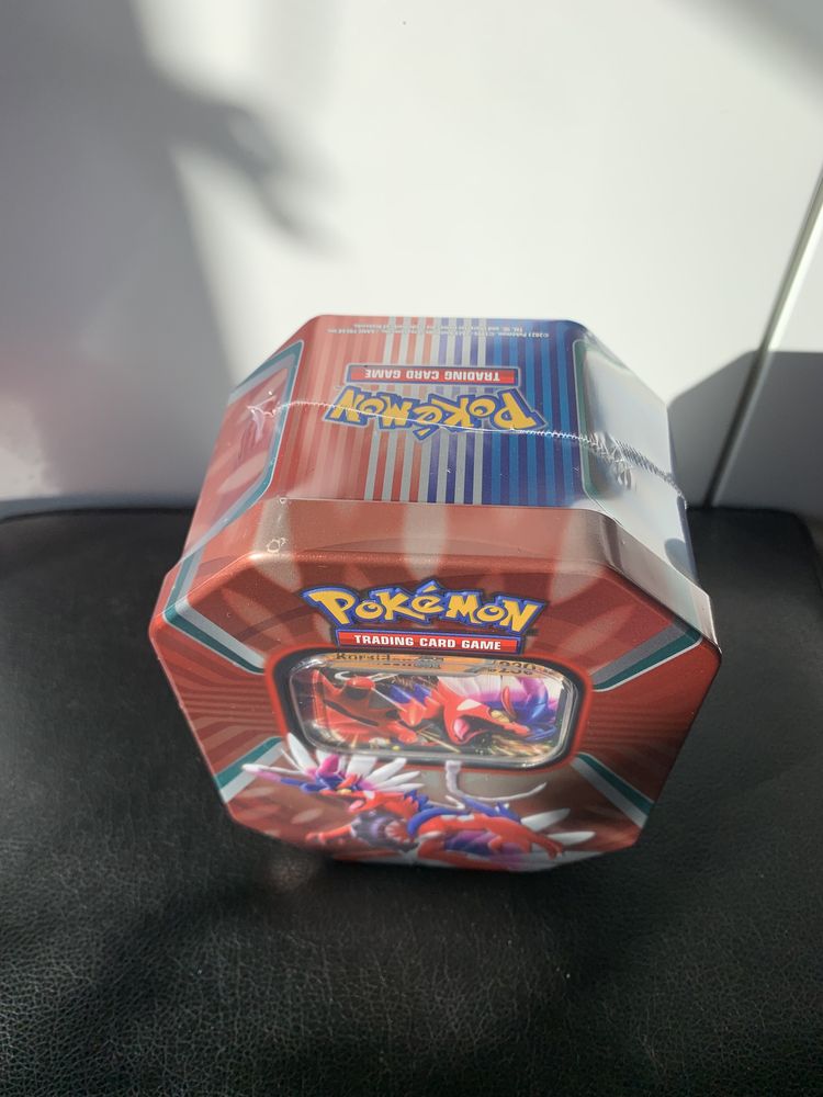 Pokémon TCG: Paldea Legends Tin – Koraidon ex oryginalny