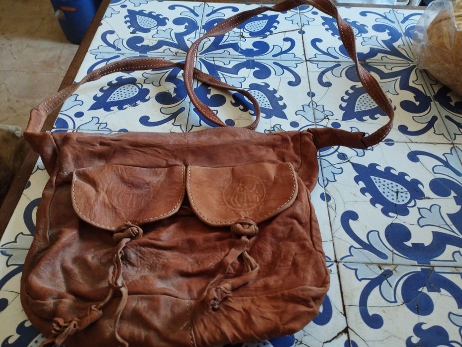 Mala de senhora castanha