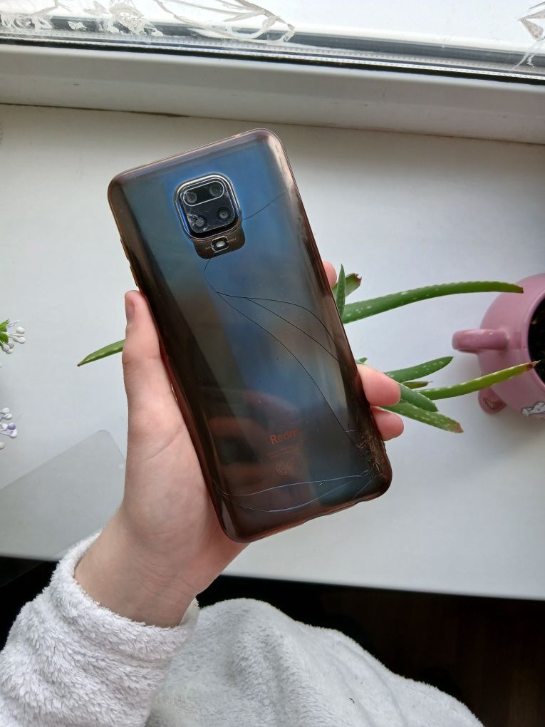 Телефон Xiaomi Redmi Note 9 Pro