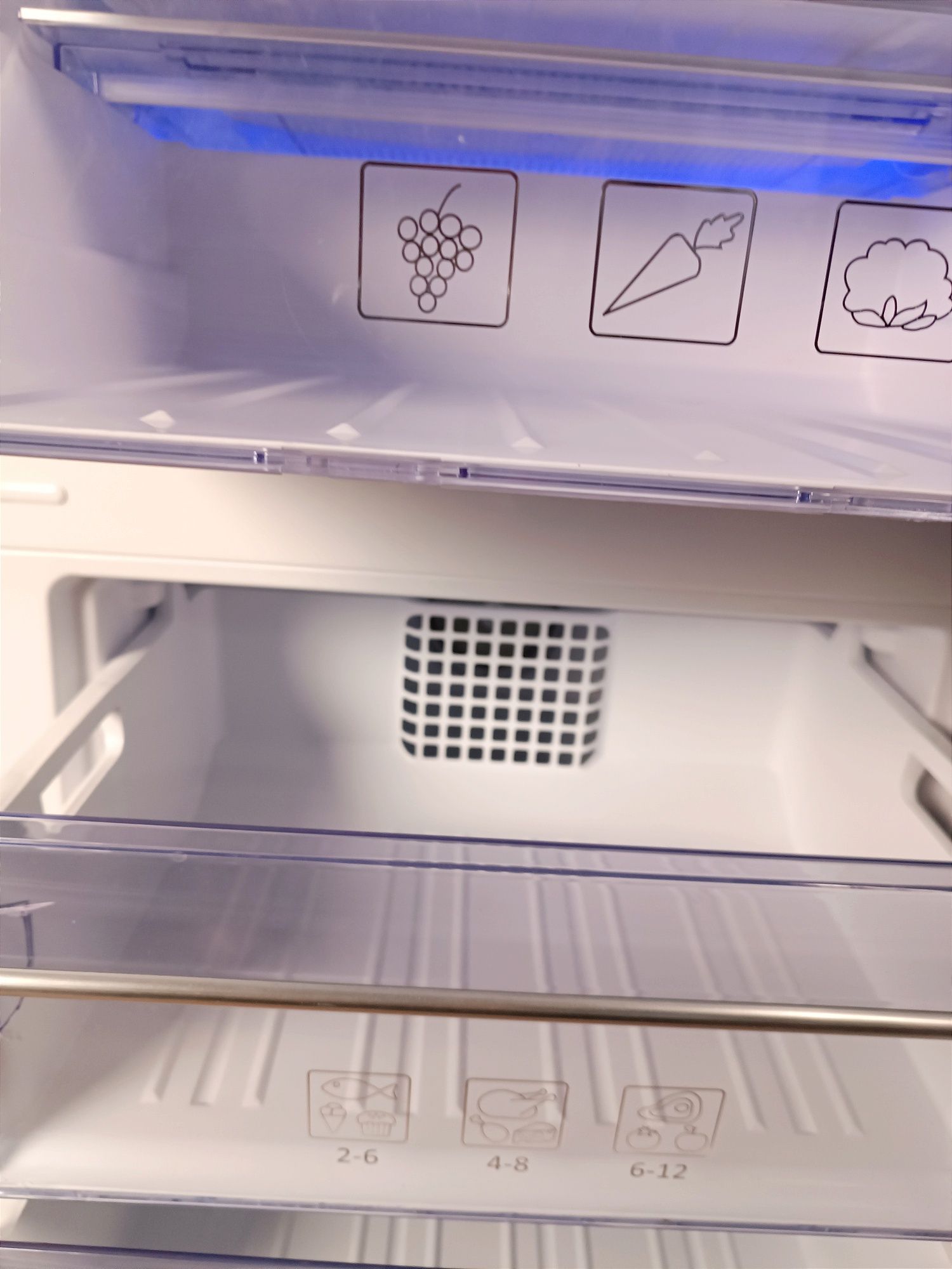 Холодильник двокамерний Beko чорне скло суха заморозка гарантія достав