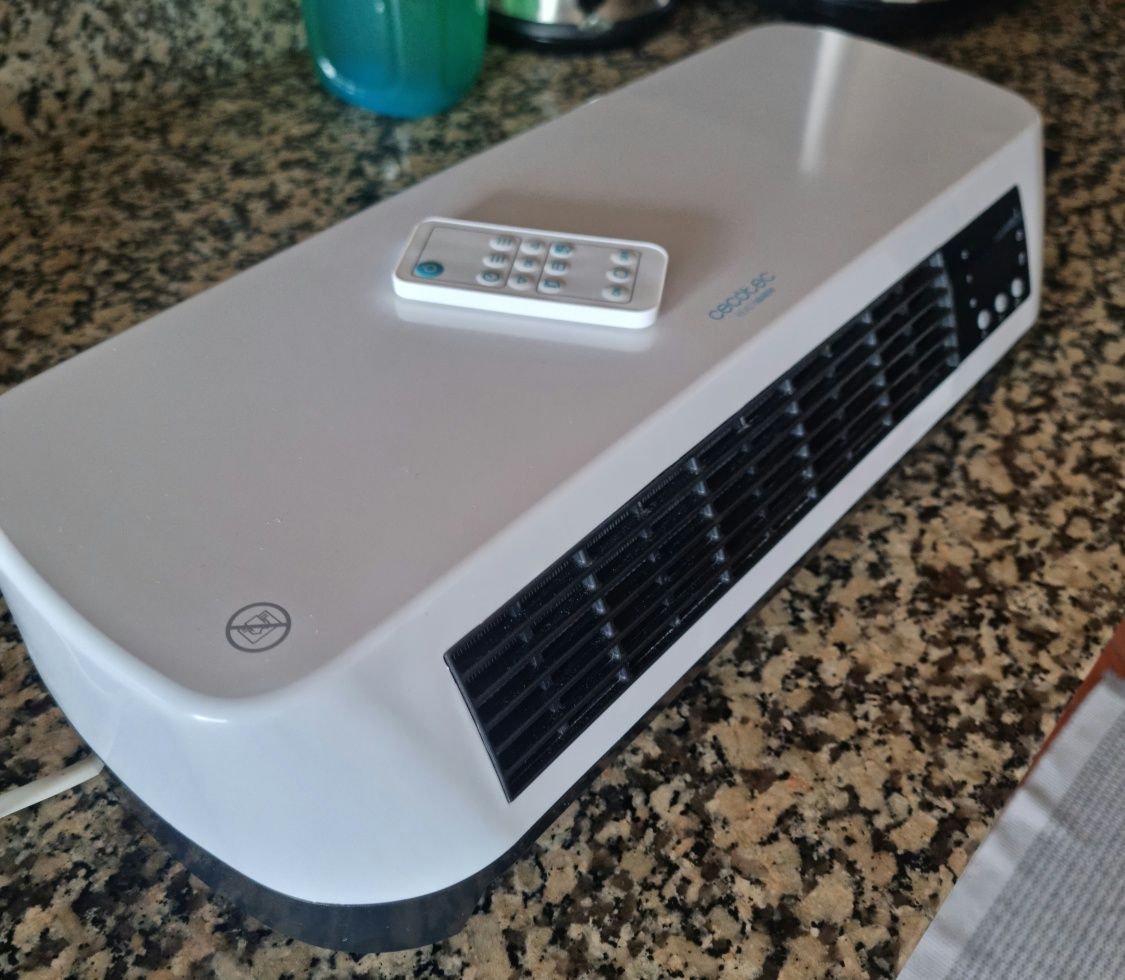 Aquecedor cerâmico de parede Cecotec Ready Warm, igual a Novo